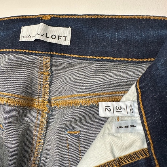 NWOT LOFT High Rise Skinny Jeans Size 31P in Vintage Dark Wash - Picture 3 of 3